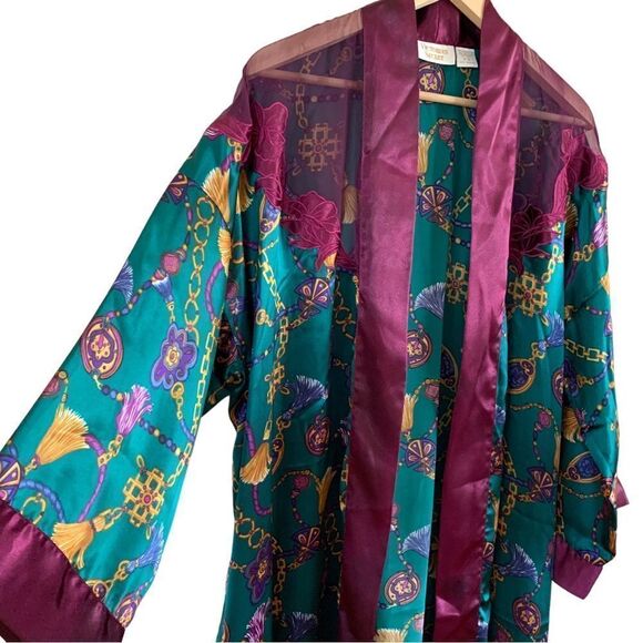 Vintage Victoria’s Secret Robe - Picture 4 of 6